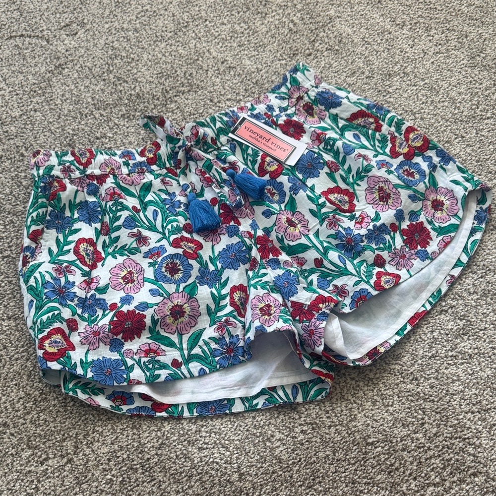 NEW Vineyard Vines Tisbury Floral Shorts NWT
